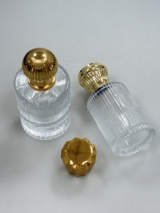 Tapa Metálica de Zamac Dorada Personalizable, Tapa Especial para Perfume con Apertura Fácil para Botellas de Vidrio FEA15, Personalización de Marca - Product Image 2