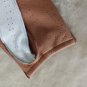 Gants de conduite en cuir de daim blancs pour hommes et femmes, style rétro vintage, avec logo personnalisé du fabricant, pour la conduite automobile et la <span class=keywords><strong>moto</strong></span> - Product Image 4