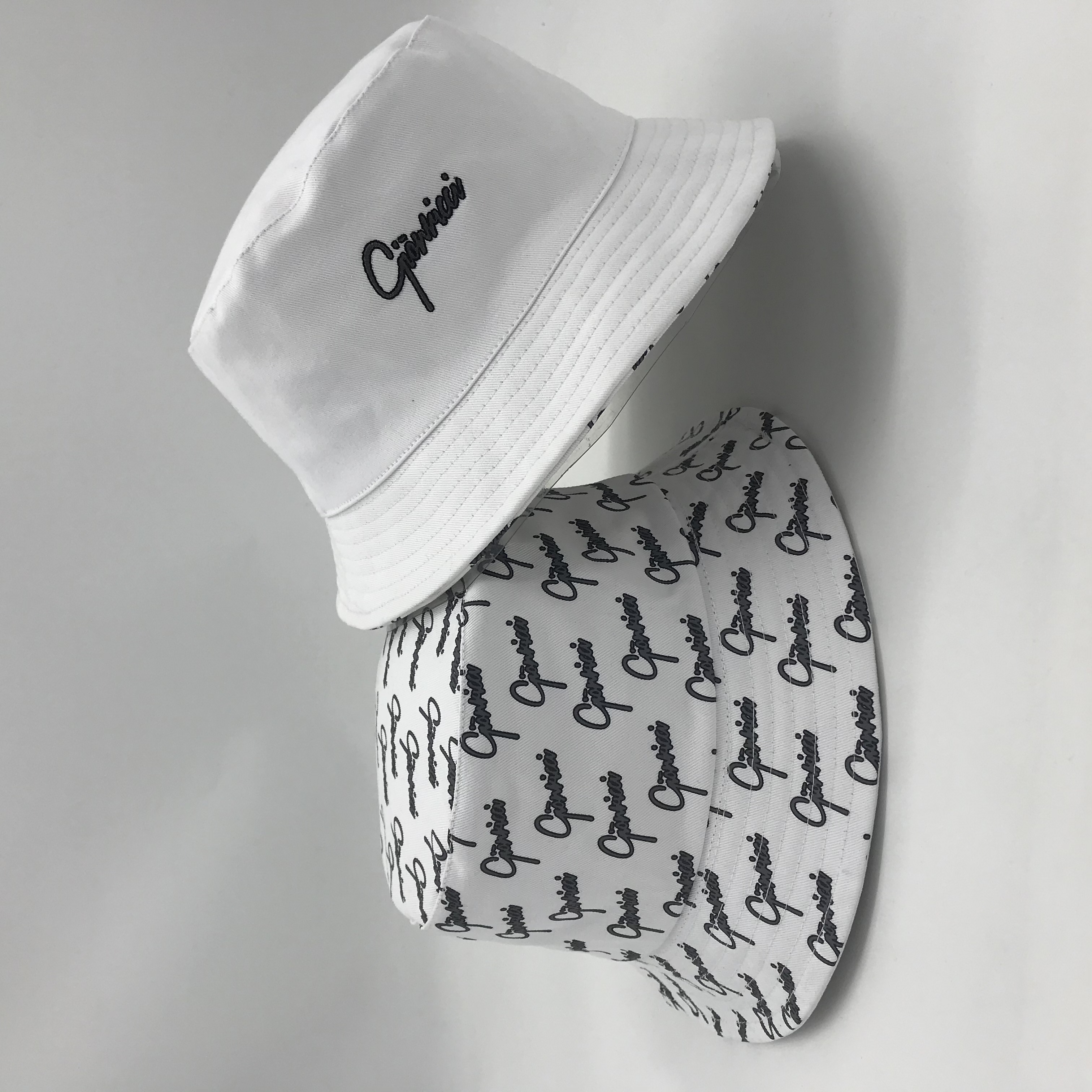 Chapeau seau réversible personnalisé en coton Chapeau seau personnalisé avec logo brodé Chapeau seau personnalisé avec motif entièrement imprimé