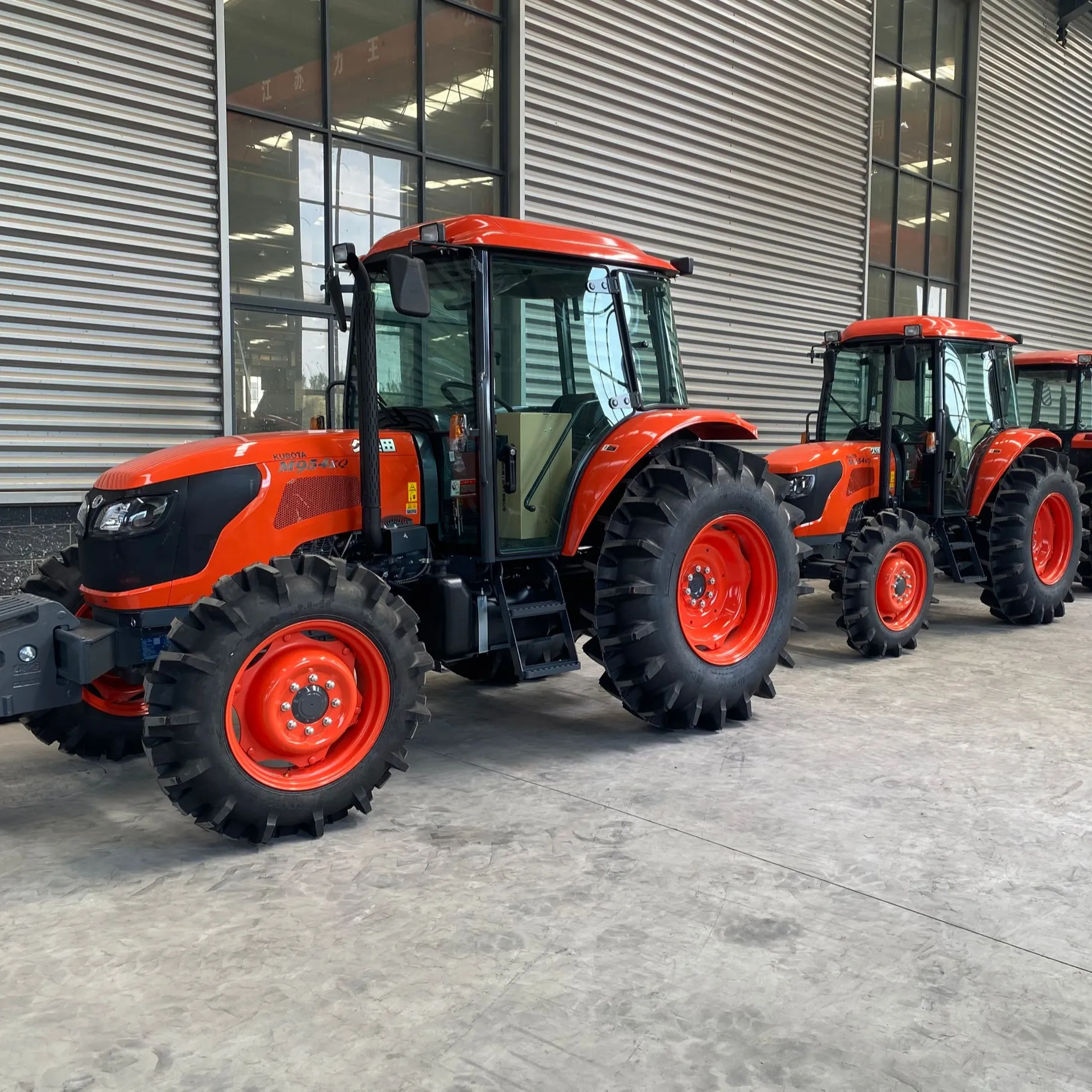 Merek Baru Mini Traktor China 95Hp 4X4 M704K Kubota Traktor