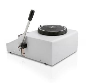 เครื่องพิมพ์บัตรสแตนเลส PVC แบบแมนนวล พร้อมระบบเขียนอักษรเบรลล์ 52 ตัวอักษร สำหรับสลักป้ายห้อยคอสัตว์เลี้ยง - Product Image 2