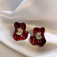 Anting-anting indah sederhana elegan mode bunga anting-anting desain mewah kelopak logam tidak beraturan Vintage grosir