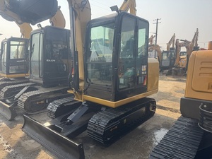 Mini-excavatrice sur chenilles hydraulique CAT 305.5E avec godet de terrassement 3 tonnes d'occasion - Product Image 1