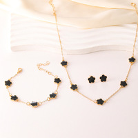 Nouveaux ensembles de bijoux pour femmes, 3 pièces, colorés, en alliage, style charmant, motif trèfle à cinq feuilles et fleur porte-bonheur, collier, bracelet, boucles d'oreilles, pour le marché international