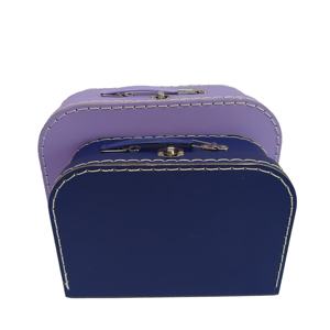 กล่องใส่สูทแบบเย็บติดกัน ขนาด 2 มม. ผลิตจากโรงงานเซินเจิ้น ทำจากกระดาษอาร์ตเคลือบฟอยล์  แบบตั้งได้เอง  เคลือบด้าน  ปรับแต่งสีสันได้  ทำจากกระดาษแข็ง - Product Image 2