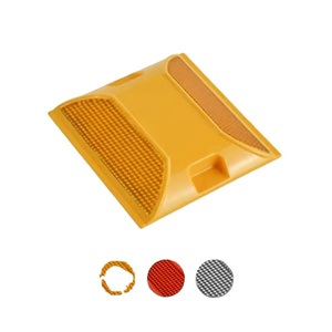 Piquets de signalisation routière réfléchissants multicolores en plastique ABS de haute qualité 2024 pour voies de circulation rapide - Product Image 1