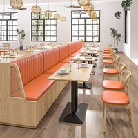 Tables, chaises, banquettes et ensembles de canapés contemporains XZY pour restaurants, cafés, bars et fast-foods, en bois orange et cuir.