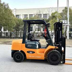 Montacargas Usado de 3 Toneladas, Certificado CE, Japonés, de Alta Calidad, Casi 95% Nuevo, Fabricado en Japón, con Motor de Combustión Interna - Product Image 3