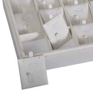 Bandeja de exhibición de joyería de lujo hecha a mano, de terciopelo con color personalizado, diseño de borde suave, contenedor de mostrador OEM - Product Image 5