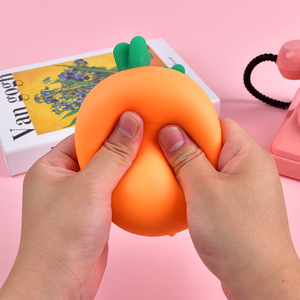 Jouets sensoriels mignons en forme de carotte à rebond lent, légumes simulés anti-stress, Taba Squishy pour garçons et filles - Product Image 2