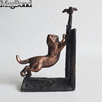 MEGBOND Serre-livres en fonte de style européen, figurine artisanale en métal pour la décoration intérieure, représentant un oiseau en train de tenter de saisir un oiseau, objet de collection artistique