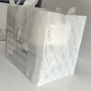 Sac à main personnalisé à fond carré, idéal pour les centres commerciaux, avec plusieurs tailles, couleurs et logos adaptés aux besoins de votre marque - Product Image 3