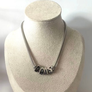 Collier personnalisé avec pendentif initial en forme de bulle, chaîne serpent en acier inoxydable plaqué or 18 carats pour femmes - Product Image 6
