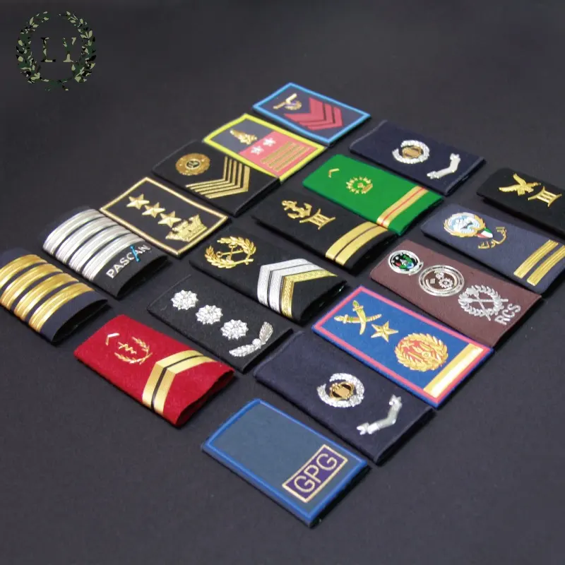 Pabrik Grosir Seragam Militer Pinggiran Epaulettes dengan Dekorasi Kawat Emas Batangan