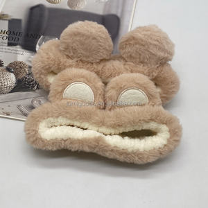 Bandeau de maquillage antidérapant en flanelle tendance avec nœud et oreilles d'ours mignonnes, coloré et réutilisable pour femmes et filles - Product Image 2