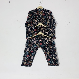 Ensemble de pyjama élégant à imprimé floral - Vêtements de nuit en coton artisanal, vêtements de nuit et de détente bohèmes pour femmes, cadeau d'été - Product Image 5