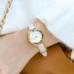 Reloj de Pulsera de Cuarzo para Mujer, Estilo Vintage Literario, Fresco, Minimalista, con Correa de Cuero - Product Image 3