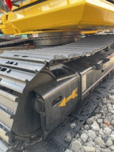 Excavadora Hidráulica de Orugas Usada de la Marca Japonesa Original Komatsu PC130 de 13 Toneladas con Motor y Bomba Cummins - Product Image 5