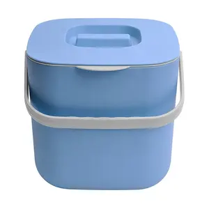 I bidoni della spazzatura in plastica domestica della cucina sono quadrati con il barile interno della scatola della spazzatura con un secchio del filtro dell'acqua