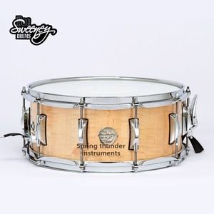 <span class=keywords><strong>Doc</strong></span> Sweeney American Handmade Stave DSD Tiger Maple 14x6 Inch Snare Drum - Product Image 1