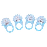 Anneau lumineux LED en forme de fraise, jouet en plastique à clignotement rapide, best-seller pour les stands de rue, vente en gros, nouveautés, livraison rapide