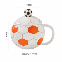 Mug en céramique en forme de ballon de football, mug original avec couvercle en forme de ballon de football 3D, mug à café sur le thème du sport avec poignée en forme de C pour la maison et le bureau