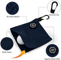 Petite serviette de poche de golf Serviette de golf gaufrée en microfibre Serviette de nettoyage pour balle de golf Aimant de force pour sacs de golf, clubs de chariots