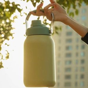 Bouteille d'eau isotherme en acier inoxydable à double paroi de 64 oz, écologique, avec logo personnalisé, couvercle à vis, facile à boire, pour le camping 12-24 - Product Image 6