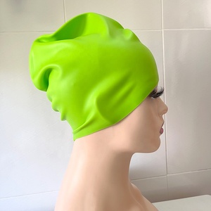 <span class=keywords><strong>Bonnet</strong></span> <span class=keywords><strong>de</strong></span> <span class=keywords><strong>bain</strong></span> en silicone imperméable à grandes têtes avec logo personnalisé pour dreadlocks bouclés tisse des tresses - Product Image 4
