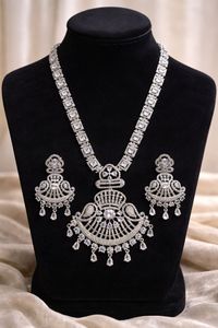 Conjunto de Collar Clásico Chapado en Plata con Circonita Cúbica: Collar y Pendientes de Estilo Indio, Joyería de Moda para Mujer - Product Image 4
