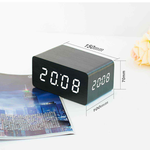 Reloj <span class=keywords><strong>Despertador</strong></span> de Madera con Triple Pantalla y Puertos de Carga USB Dobles, Reloj Digital LED Moderno de Escritorio con Control de Sonido para Hogar y Oficina - Product Image 5