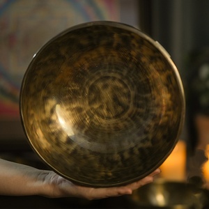 Bol chantant népalais martelé à la main en cuivre pleine lune, pour la vibration sonore, le yoga, la méditation, la pleine conscience et la guérison - Product Image 2