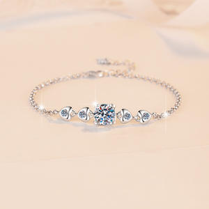 Wholesale 2025 New Arrival 925 Sterling <b>Silver</b> Bullhead <b>Heart</b> Bracelet with 1 Carat Moissanite Center Statement Jewelry - Product Image 5