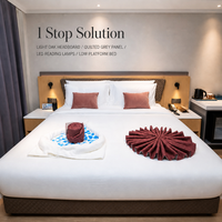 Lit King Size Hôtelier avec Panneau en Bois Rétroéclairé, Tête de Lit Grise Matelassée, Lampes de Lecture, Lit à Plateforme Basse pour Chambre d'Hôtes, Mobilier de Lit