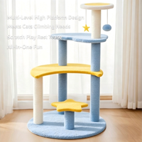 Arbre à chat multi-niveaux avec griffoir en sisal, jouet suspendu, plateforme en peluche douce et plateau en MDF pour chats d'intérieur
