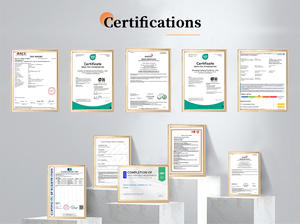 Kurzer Kapuzenpullover mit Reißverschluss und Jogginghose Set mit Individuellem Puffdruck – 2-Teiliges Damen-Sportoutfit - Product Image 6