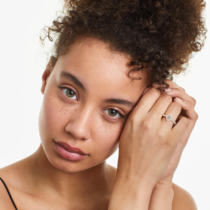 Bague Halo de créateur, artisanat de qualité supérieure, détails élégants, bijoux fins pour femmes, amateurs de mode et style intemporel - Product Image 2