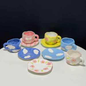 Ручная роспись голубого неба и белых облаков сетчатая Тюльпан цветочная подглазурная керамическая тарелка для кофе для свадеб - Product Image 3