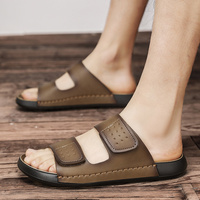 Nouvelles Claquettes d'Été pour Homme en Cuir Véritable Haut de Gamme, Design Classique, Tendance et de Luxe Fait à la Main, Vente Flash à Dubaï, Prix Bas de Marque