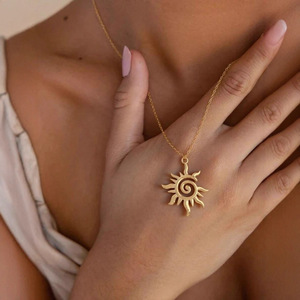 Collar con Colgante de Llama Solar Vintage Creativo de Moda, Estilo Punk Hip Hop Retro Hipster Unisex, Collar Hueco - Product Image 1