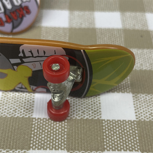 Khuyến Mại Quà Tặng Giá Rẻ Cổ Điển Kim Loại Khung <span class=keywords><strong>Mini</strong></span> Fingerboard Xe Tải Công Nghệ Boong Skate Board Đồ Chơi Nhựa Ngón Tay Nhỏ Ván Trượt - Product Image 4