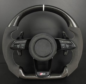 Volant en cuir et fibre de carbone personnalisé avec bande personnalisée pour Audi Q7/A8/A/Q/S/RS Series - Product Image 1