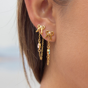 ต่างหูห้อยรูปโบว์สแตนเลสสตีลเคลือบทอง 18K ประดับมุกน้ำจืดและคริสตัลทรงพู่ สำหรับผู้หญิงใส่ได้ทุกวัน - Product Image 3