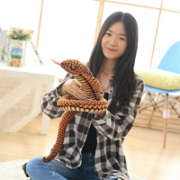 Jouet en peluche serpent réaliste de 1,1 m, très populaire, serpent factice réaliste, accessoire de farce d'Halloween pour adultes