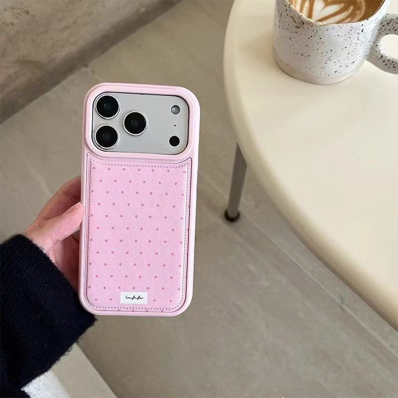 Full-Screen Fuchsia Polka Dots - Pink