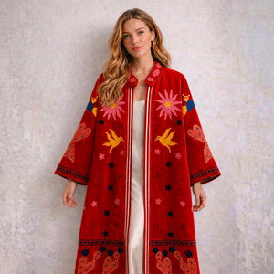 Impresionante Abrigo Largo de Terciopelo Rojo Premium para Mujer, Chaqueta Bordada con Diseño Floral y de Aves, Estilo Boho Chic, Abrigo de Lujo para Dama - Product Image 1