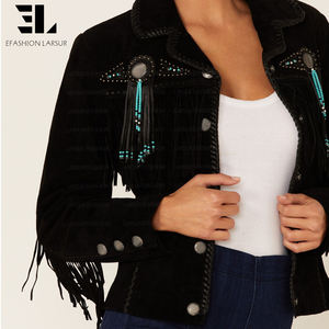 מעיל אופנוענים קצר עם שרוולים ארוכים, מעוטר ניטים ופרנזים דמויי זמש, מבית LARSUR Custom Factory, לנשים - Product Image 4