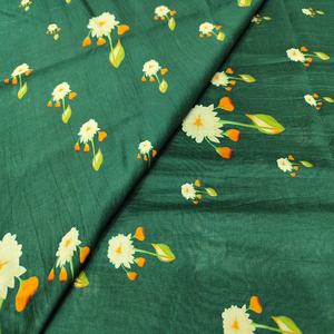 Tela Ligera de Seda Cruda Verde Vibrante con Estampado Geométrico Abstracto Intrincado para Vestidos de Diseñador, Kurta, Acolchado y Costura - Product Image 2