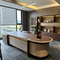 Bureau de Direction Professionnel avec Plateau Large, Panneau de Confidentialité Avant et Solutions de Mobilier de Bureau Sur Mesure