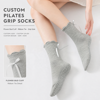 Kaos Kaki Pilates Anti Selip dengan Ikat Pita Khusus, Kaos Kaki Yoga untuk Wanita, Manset Ruffle Bunga, Rajutan Bergaris, Kaos Kaki Grip, Balletcore OEM